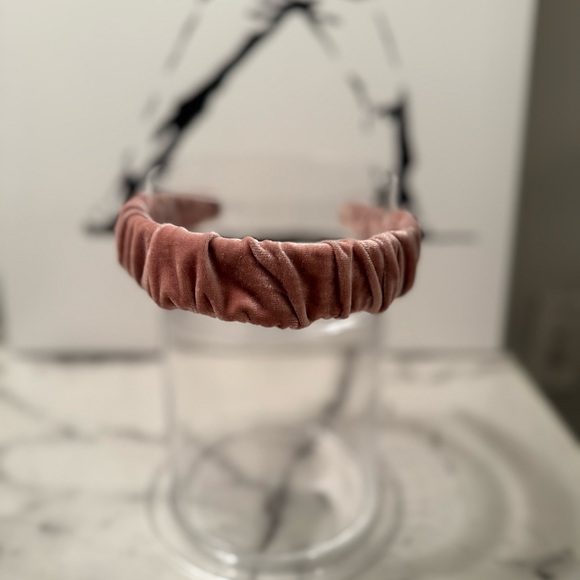 Lele Sadoughi Dusty Rose Velvet Kelly Headband display picture 2